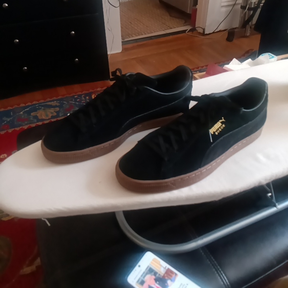 Puma Men's Black Suede Sneakers